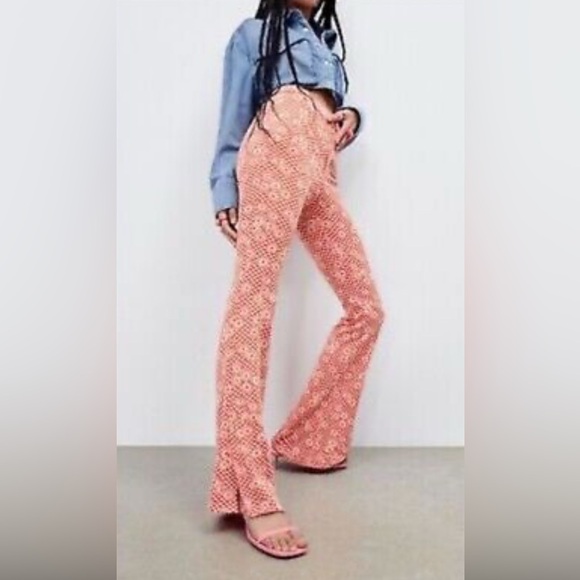 Zara Pants - Zara Red and White Floral Stretch Flaired Pants | Size Medium